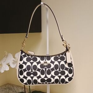 NWT! Beautiful Coach Black and White Shoulder Bag # CQ674